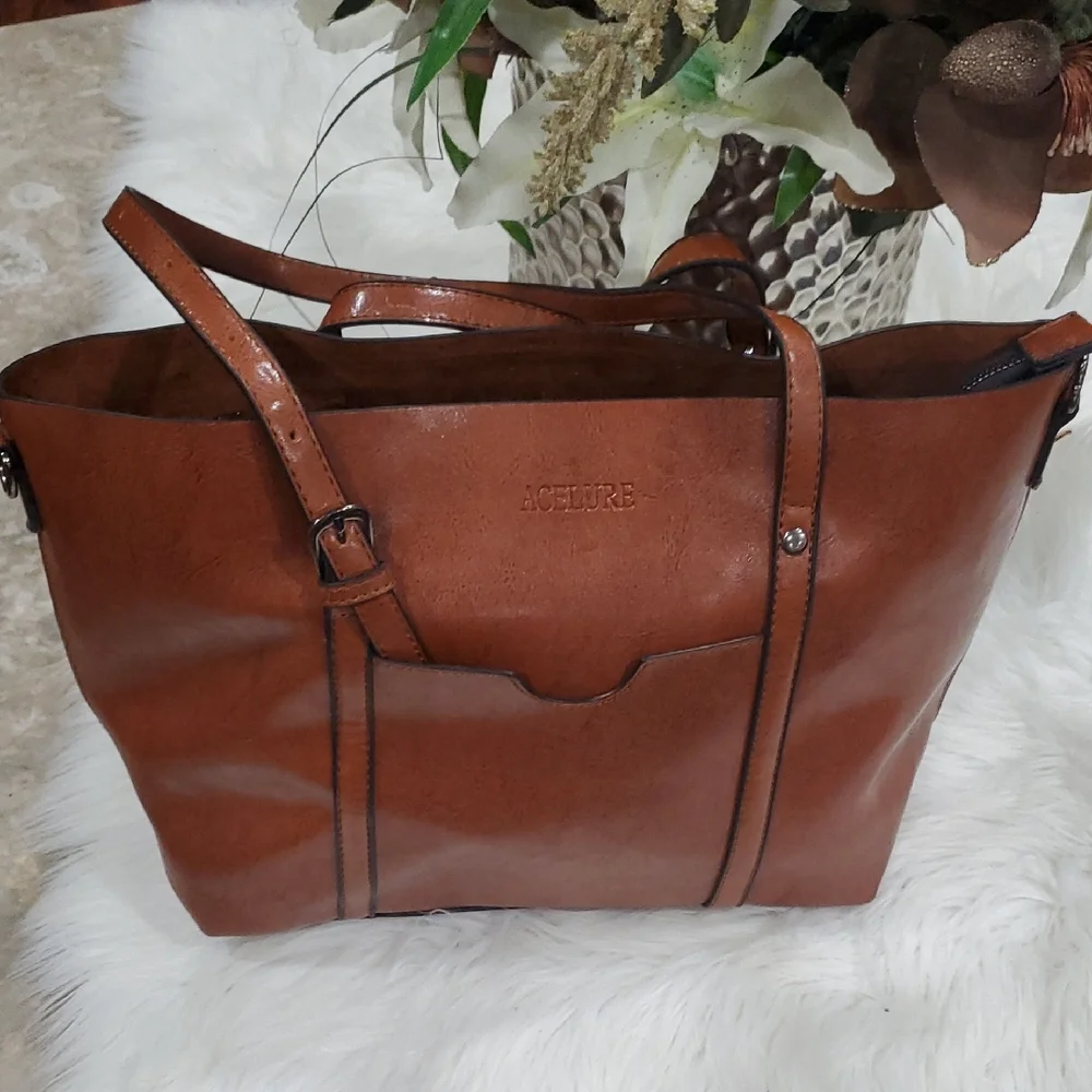 Acelure Leather Tote Bag in Rich Brown - Picture 8 of 16